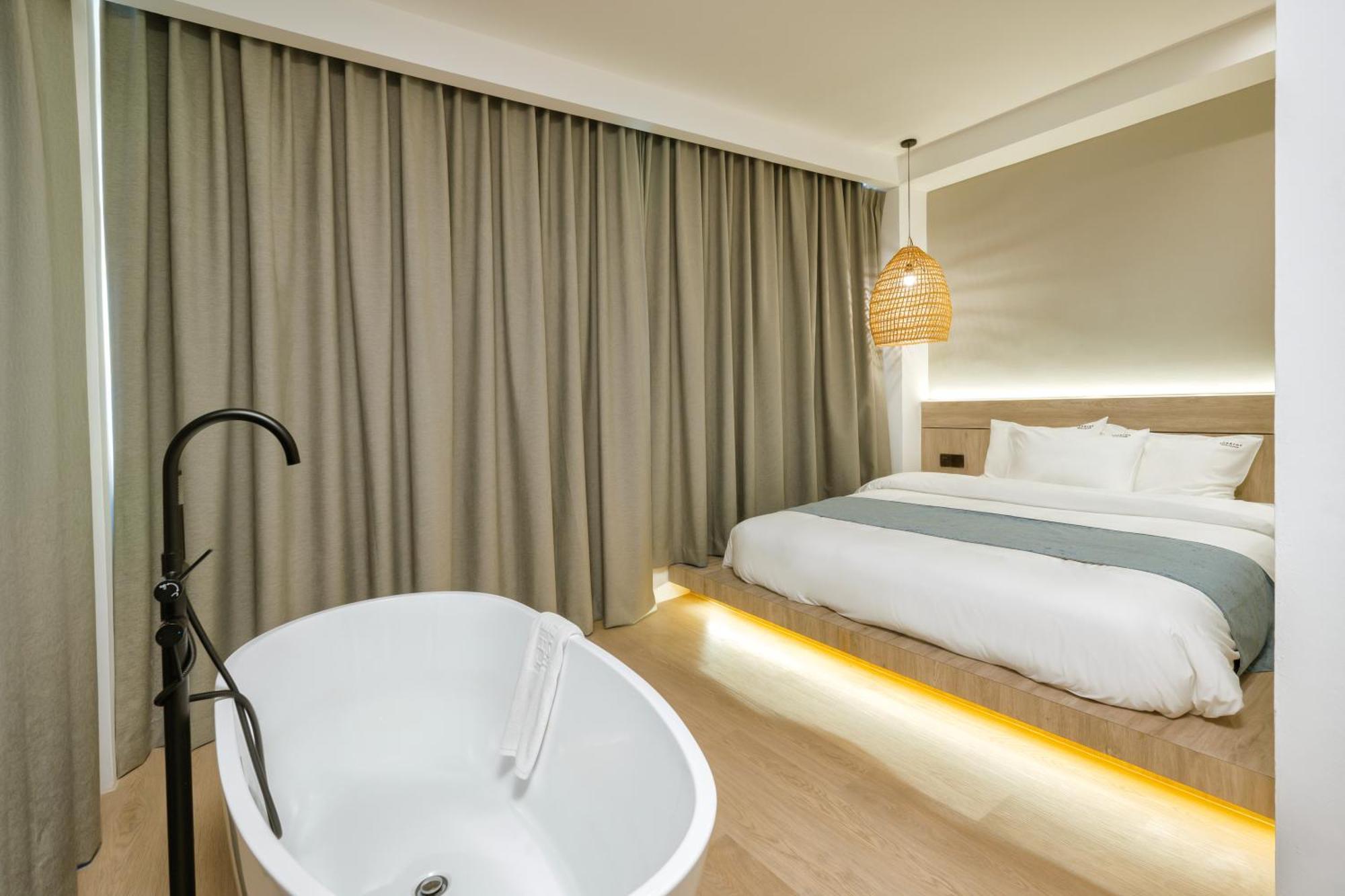 Theatre Hotel Kuching Eksteriør billede