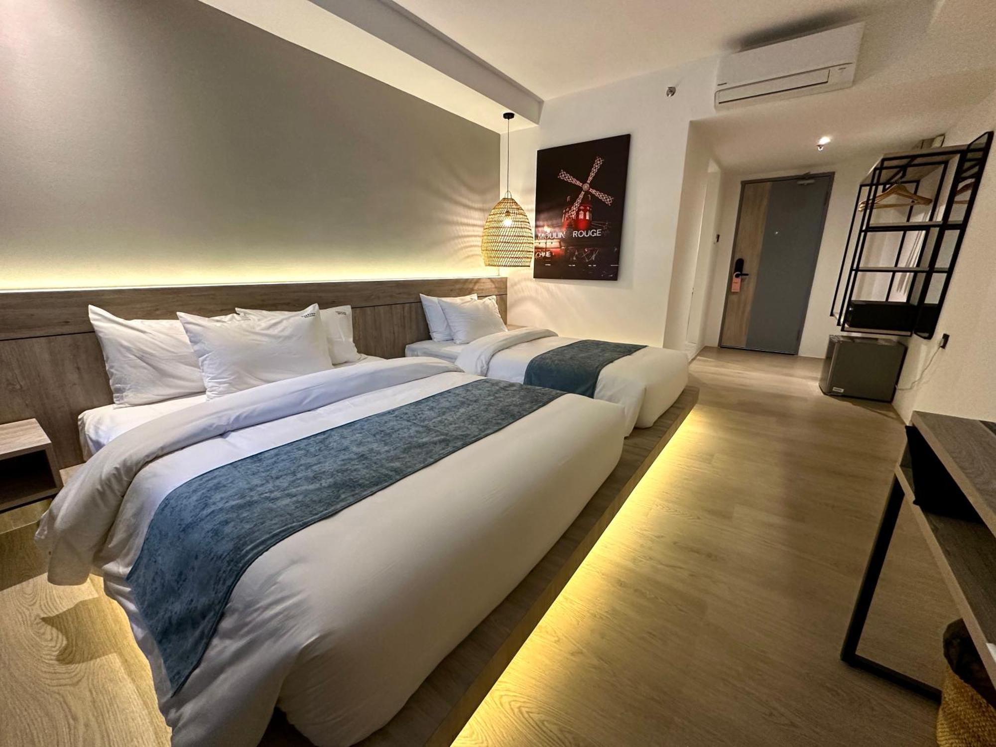 Theatre Hotel Kuching Eksteriør billede